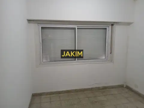 Avenida Marcelo Torcuato De Alvear 3000, Piso 1