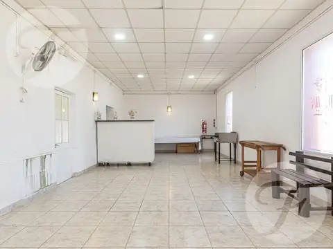 Venta de Salón de usos múltiples habilitado - 150 m2 cubiertos con arboleda autóctona - Santa Lucia