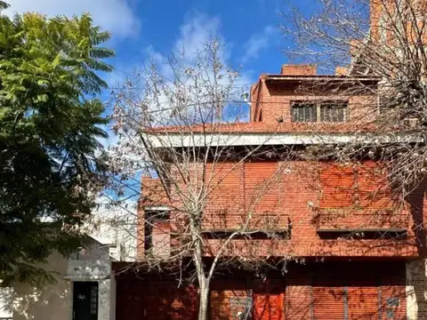 Venta de Casa 50 e/ 22 y 23 en La Plata.