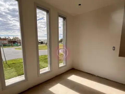 Casa  en Venta en Santa Lucia, Pilar del Este, Pilar