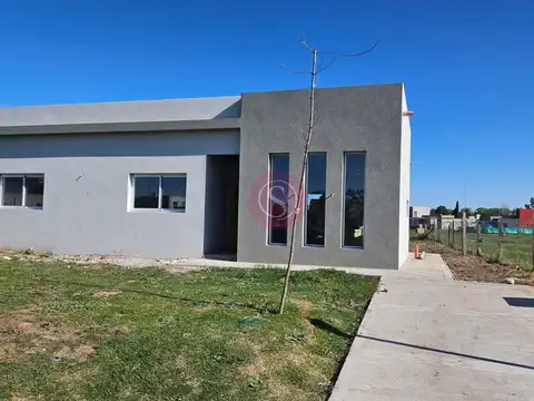 Casa  en Venta en Santa Lucia, Pilar del Este, Pilar