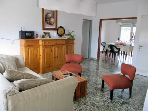 DEPARTAMENTO 4 AMBIENTES CON TERRAZA Y COCHERA - VENTA - BARADERO