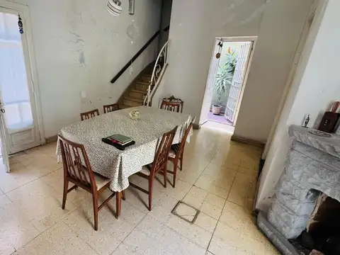 Casa en venta - 3 Dormitorios 2 Baños - 180mts2 - Piñeyro
