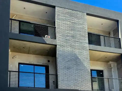 DEPARTAMENTO SEMIPISO DE 2 AMBIENTES