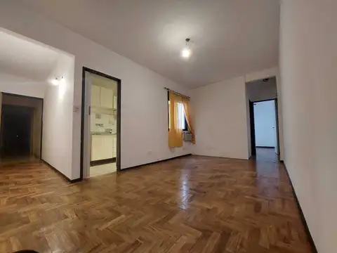 Venta Departamento 2 ambientes en Parque Patricios con cochera.