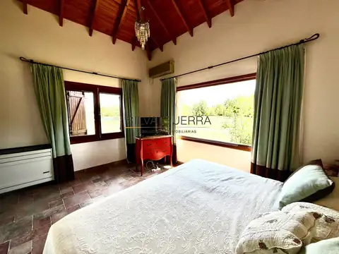 Casa en Venta con 3 cocheras