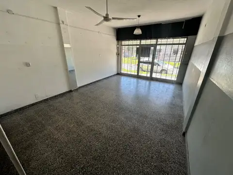 Local en Alquiler en Rafael Calzada, $ 400.000