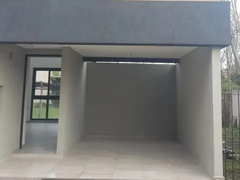 Casa 3 ambientes con 1 baño