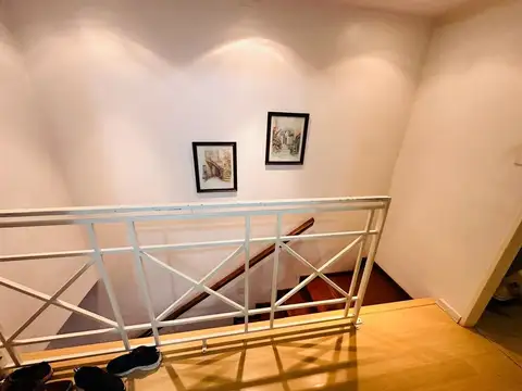 VENTA TRIPLEX 3 AMBIENTES ZONA BERNAL CENTRO