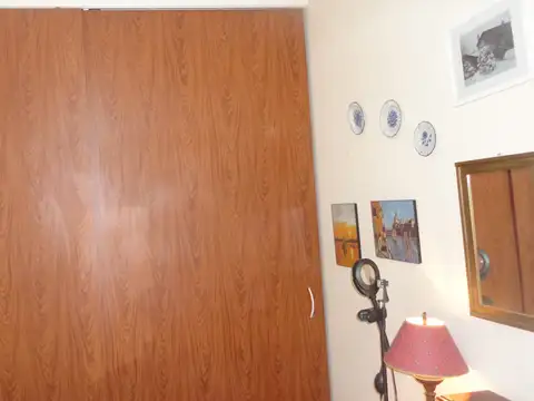 Se trata de un PH de dos ambientes, reciclado a nuevo, en planta baja. Muy buena ubicación.