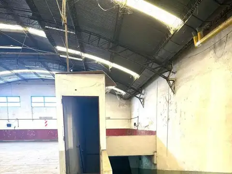 Local Comercial en Parque Patricios (todos los destinos)