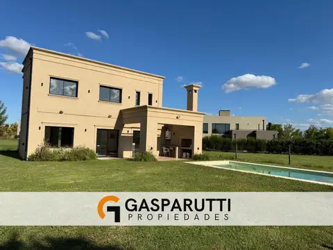 Casa en Venta en Puertos del Lago, Araucarias con Pileta