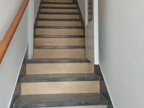 ALQUILER 3 AMB TIPO CASA, SIN EXPENSAS, 1º PISO UNICO CON TERRAZA, TODO REFACCIONADO A NUEVO