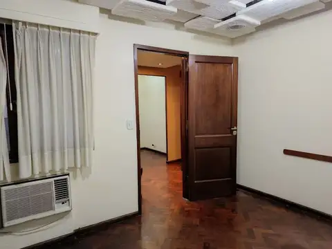 Venta oficina 2 amb Tribunales con baño propio