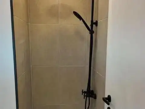 venta 1 ambiente divisible con  balcon saliente