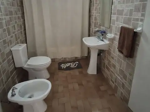 Departamento 7 ambientes con 1 baño