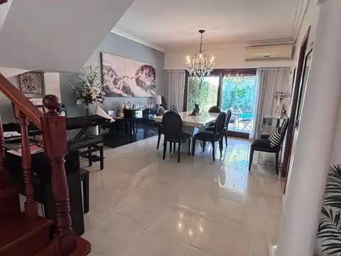 Casa 6 ambientes con 3 baños