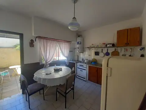 Duplex de 3 amb en excelente zona de Santa Teresita, amoblado. Calle 34 e/ 4 y 5