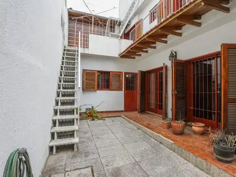 Casa 5 ambientes con 1 baño