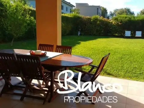 Casa 6 ambientes con 3 baños