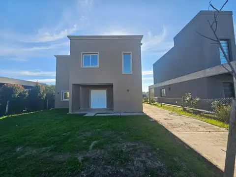 Casa  en Venta ubicado en Santa Lucia, Pilar del Este, Pilar