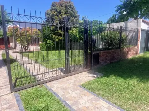 VENTA CASA 3 AMB. MAS DEPTO. 2 AMB, AEROPARQUE, MAR DEL PLAT