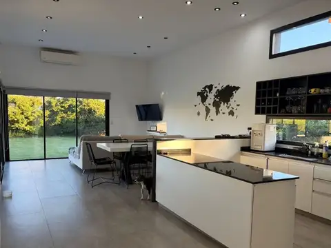 CASA VENTA CON PISCINA BARRIO LOS TALAS, EZEIZA