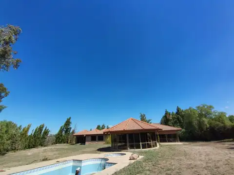 Casa 6 ambientes con 4 baños