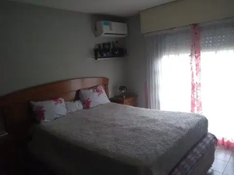 “Oportunidad Única: Casa con Galpón Ideal para Emprendedores”