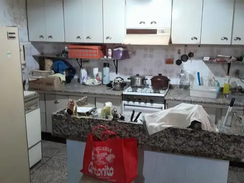 Galpon en Venta en Valentin Alsina, USD 240.000