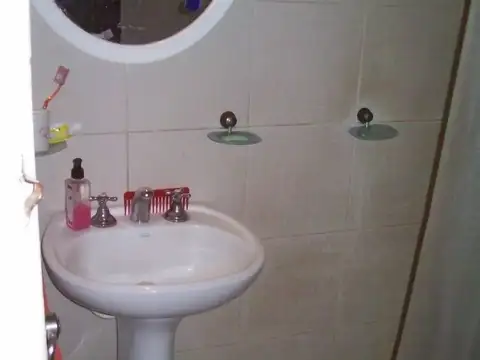 VENTA - DOS DORMITORIOS - GARAGE - PATIO. S Peña 1800- VGG