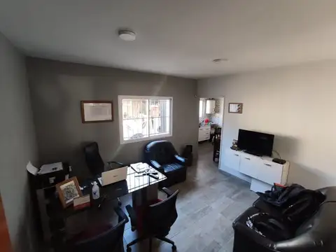 Galpon en Venta en Villa Luzuriaga, USD 240.000