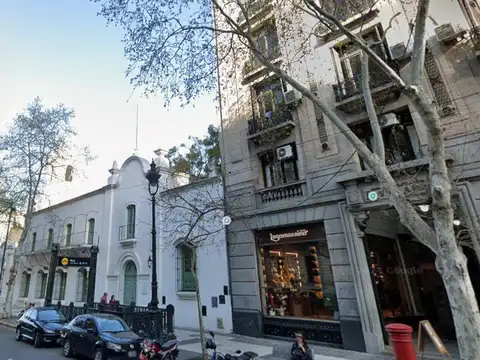 Oficina 6 ambientes con 2 baños