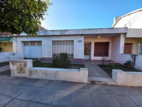 VENTA  OPOTUNIDAD CASA EN BARRIO DEAN FUNES