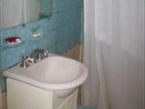 Casa 6 ambientes con 2 baños