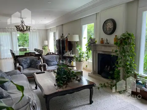 JOSE HERNANDEZ al 2700