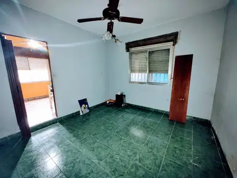 Casa 4 ambientes con 1 baño
