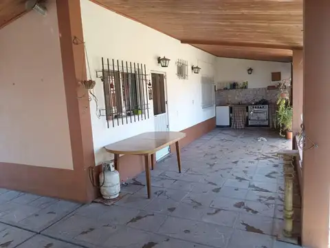 Casa 4 ambientes con 1 baño