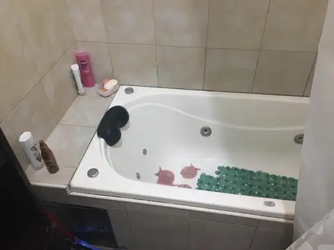 Depto Tipo Casa en Venta en Turdera, USD 98.000