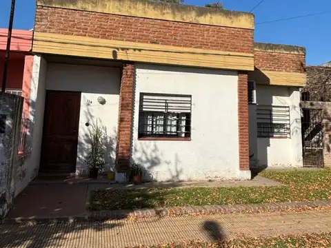 CASA TRES DORMITORIOS