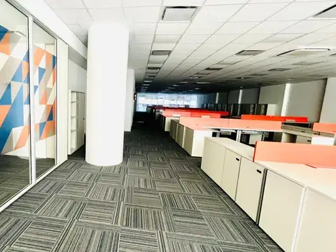 Oficina 8 ambientes con 3 baños