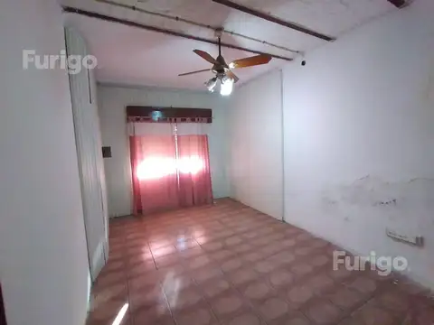 Casa 5 ambientes con 1 baño