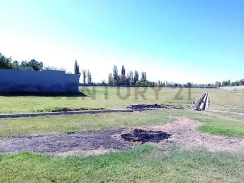 Severo Del Castillo s/n , Piso 0