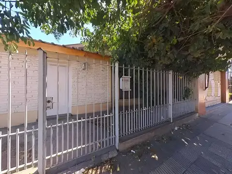 Casa en Venta en Villa Santos Tesei, USD 98.000