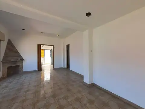 Venta casa y local comercial en Villa Tesei 4 amb.