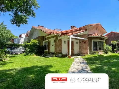 Casa 4 dormitorios Venta - La Lucila-Vias/Maipu