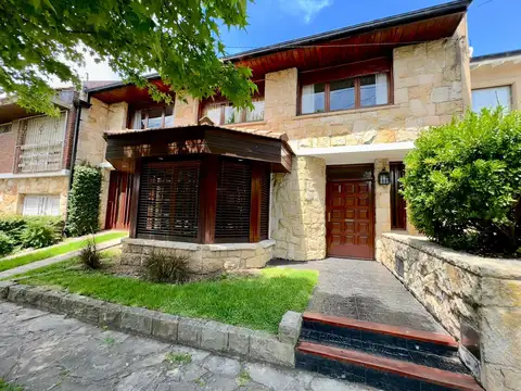 Chalet 6 Ambientes con quincho y parrilla - Mendoza al 3300