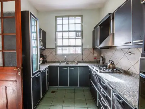 Casa en Venta con 6 cocheras