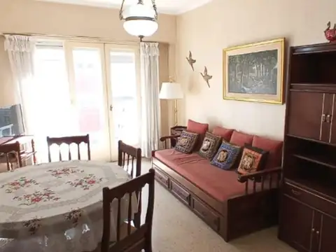 Departamento de 2 amb c/ dependencia y Balcón zono Centro