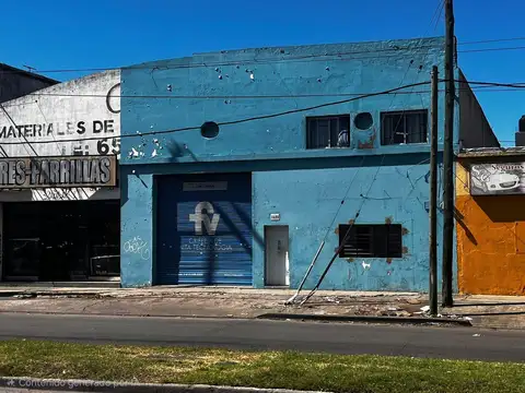 Galpón Comercial con salida a 2 Calles - 650 m² Cubiertos - San Justo